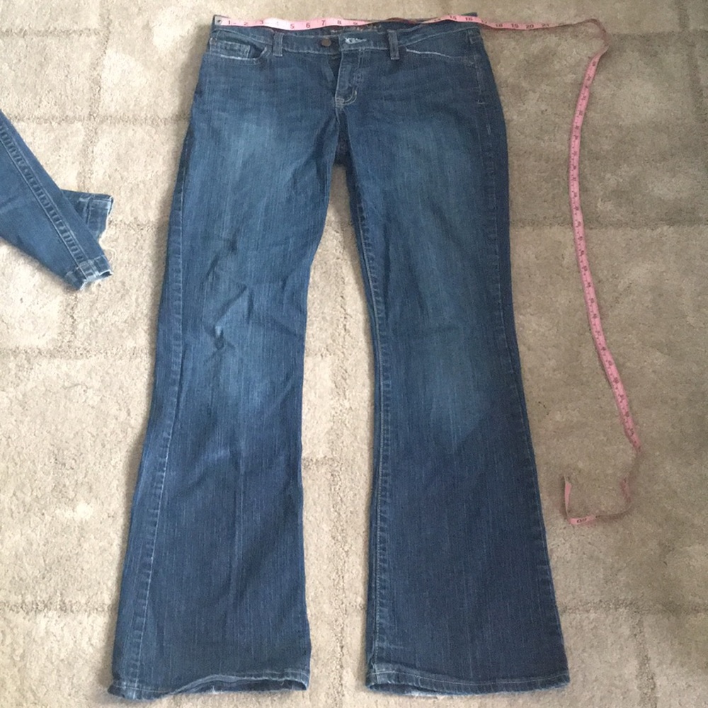 Abercrombie & Fitch Emma size 6r medium wash jeans